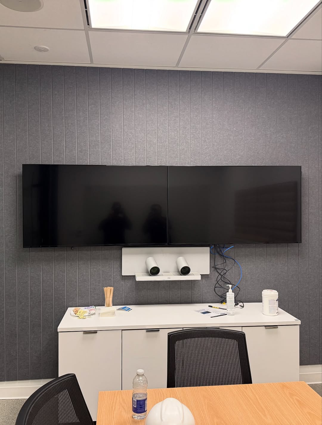 6" Vertical bevels - Acoustic Wallcovering