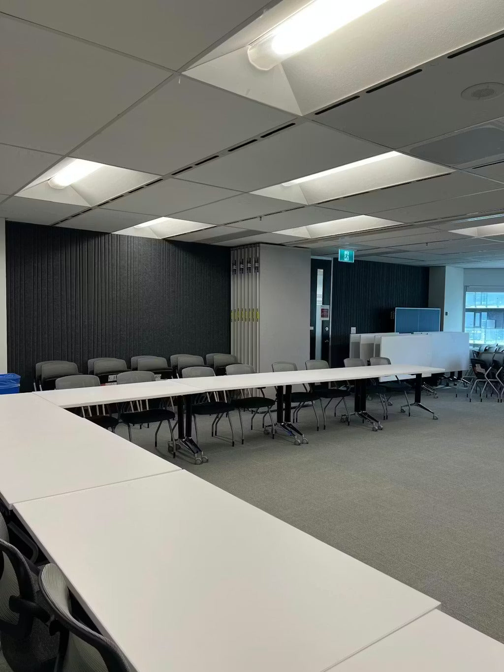 Bent Lines - Acoustic Wallcovering